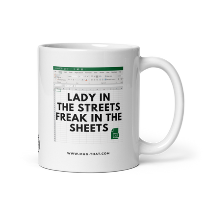MUG THAT Kaffeetasse 325ml | „LADY IN THE STREETS FREAK IN THE SHEETS“ | Lustige Spruchtasse | Bürogeschenk für Kolleg:innen
